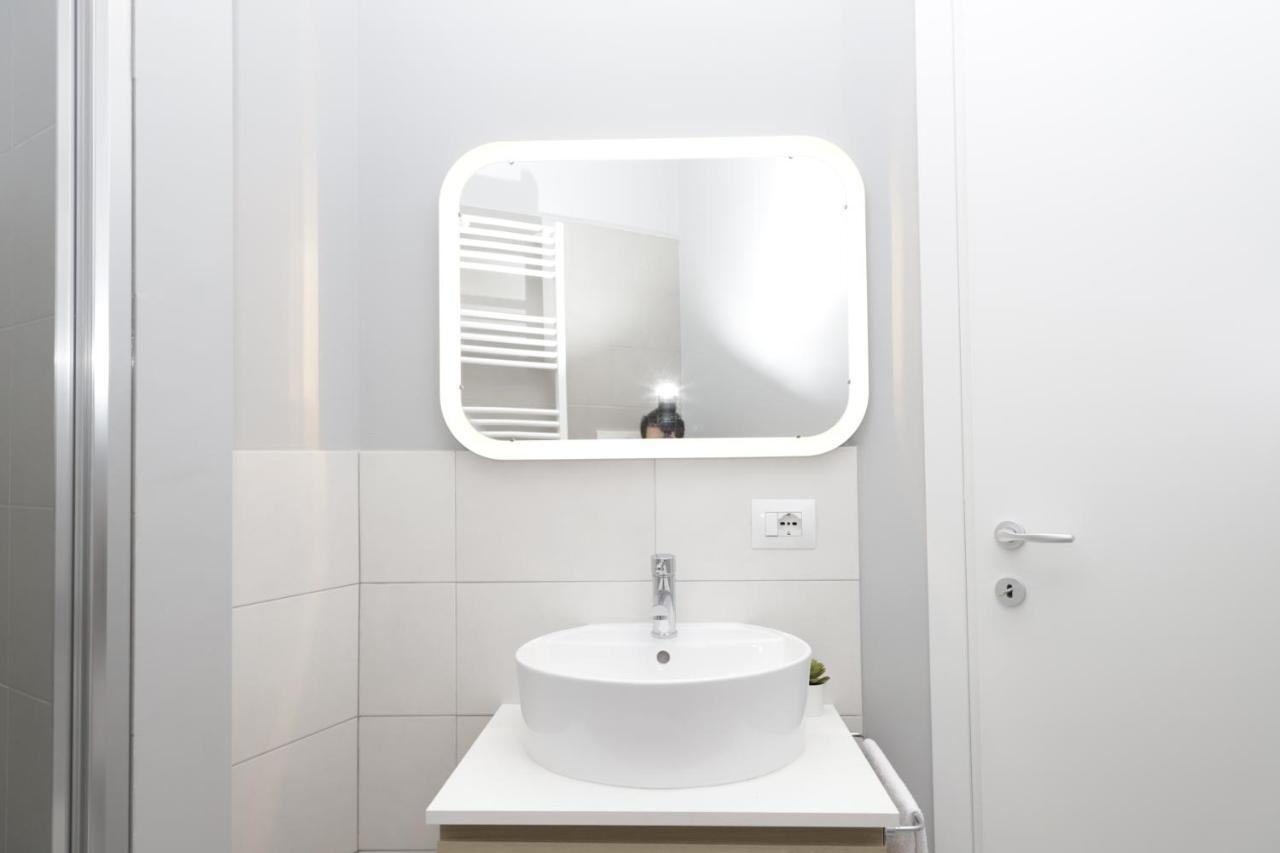 Hemeras Boutique Homes - 2 Luxury Apartments In The City Center 米兰 外观 照片