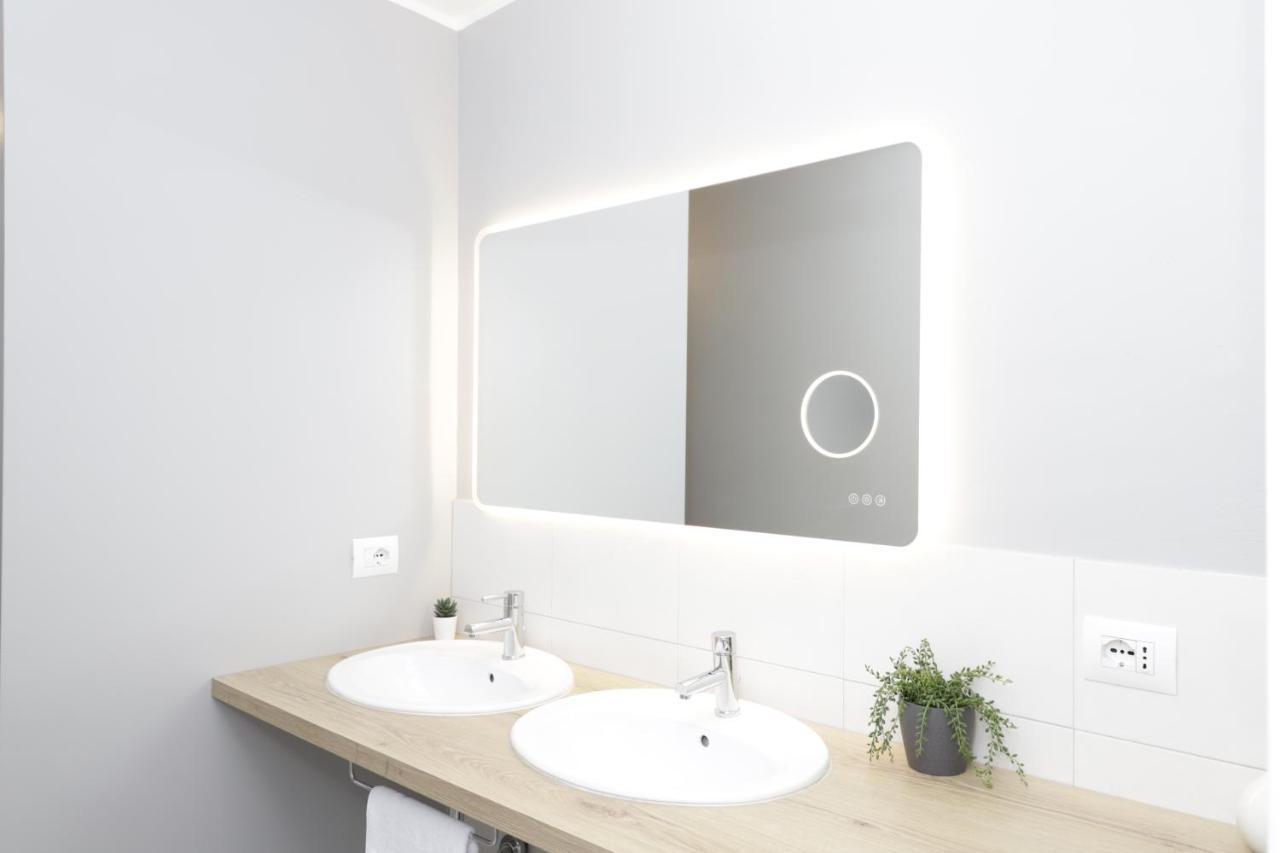 Hemeras Boutique Homes - 2 Luxury Apartments In The City Center 米兰 外观 照片